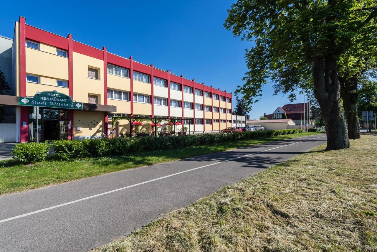 Hotel Stadt Витшток Экстерьер фото